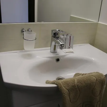 Zzz Guest house *